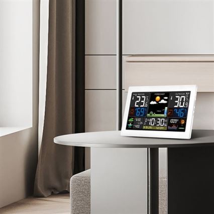 Vremenska postaja z barvnim LCD-zaslonom 5V/2xAA + 2xAA