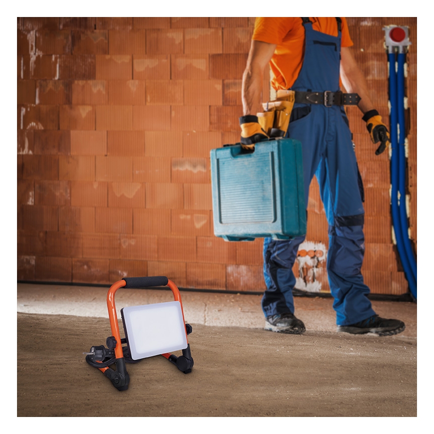 LED reflektor s stojalom LED/30W/230V 4000K IP65