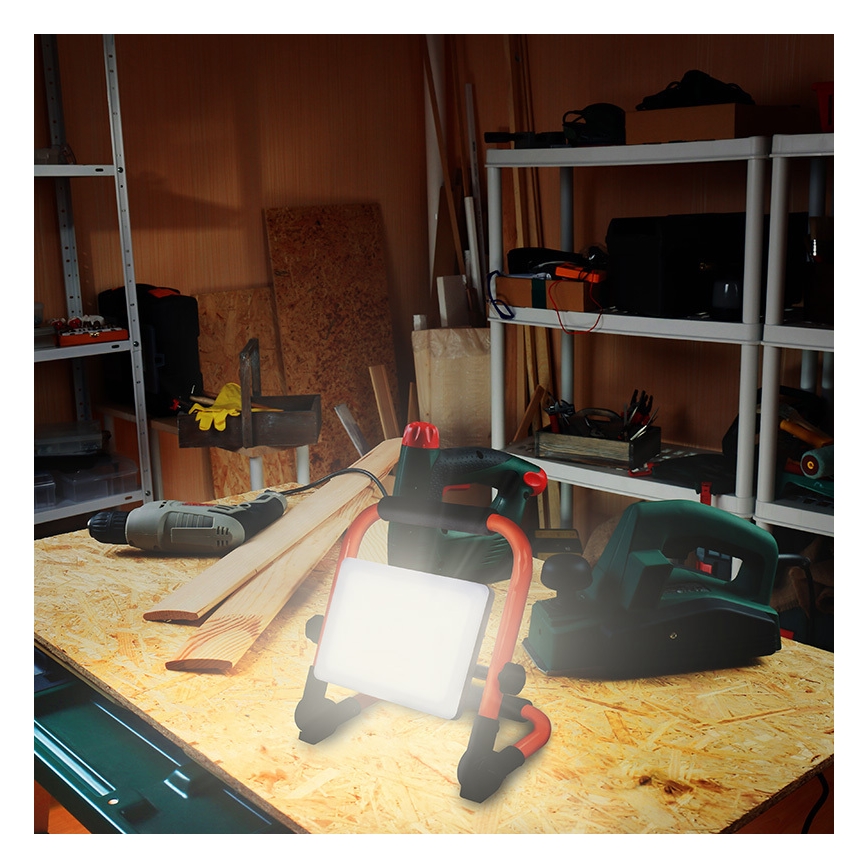 LED reflektor s stojalom LED/30W/230V 4000K IP65