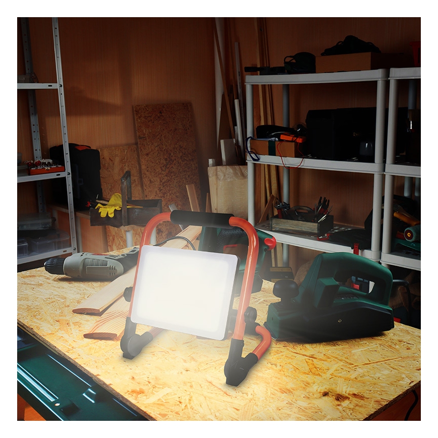 LED reflektor s stojalom LED/50W/230V 4000K IP65