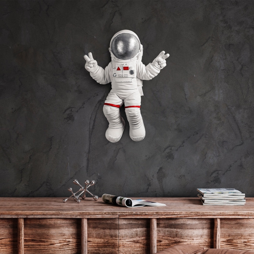 Stenska dekoracija 47x35 cm astronaut srebrna