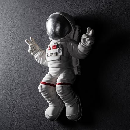 Stenska dekoracija 47x35 cm astronaut srebrna