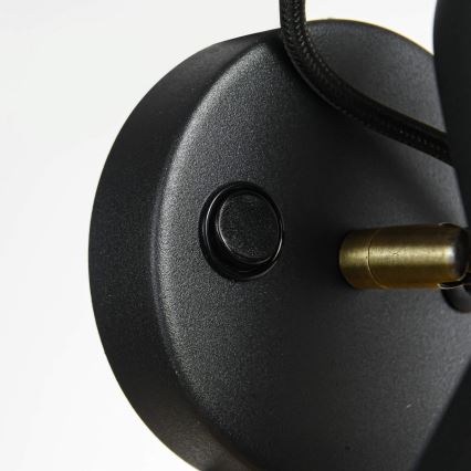 Stensko usmerjeno svetilo ASTAMA 1xE27/40W/230V, črna/medenina