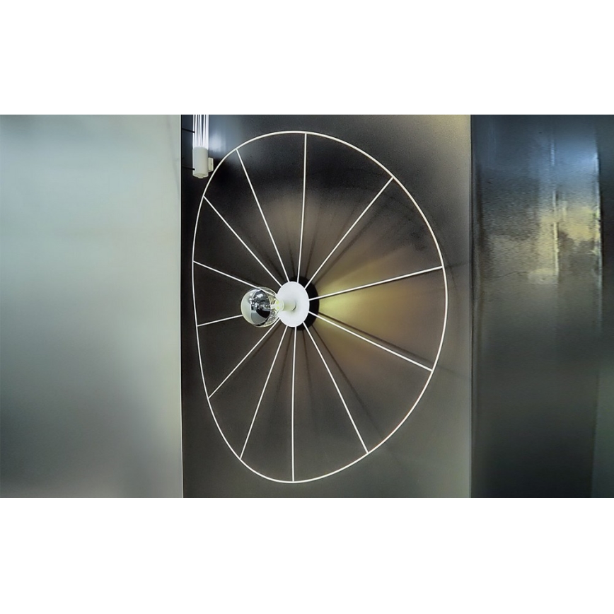 Thoro TH.015 - Nadgradni lestenec ESKOLA 1xE27/60W/230V črna