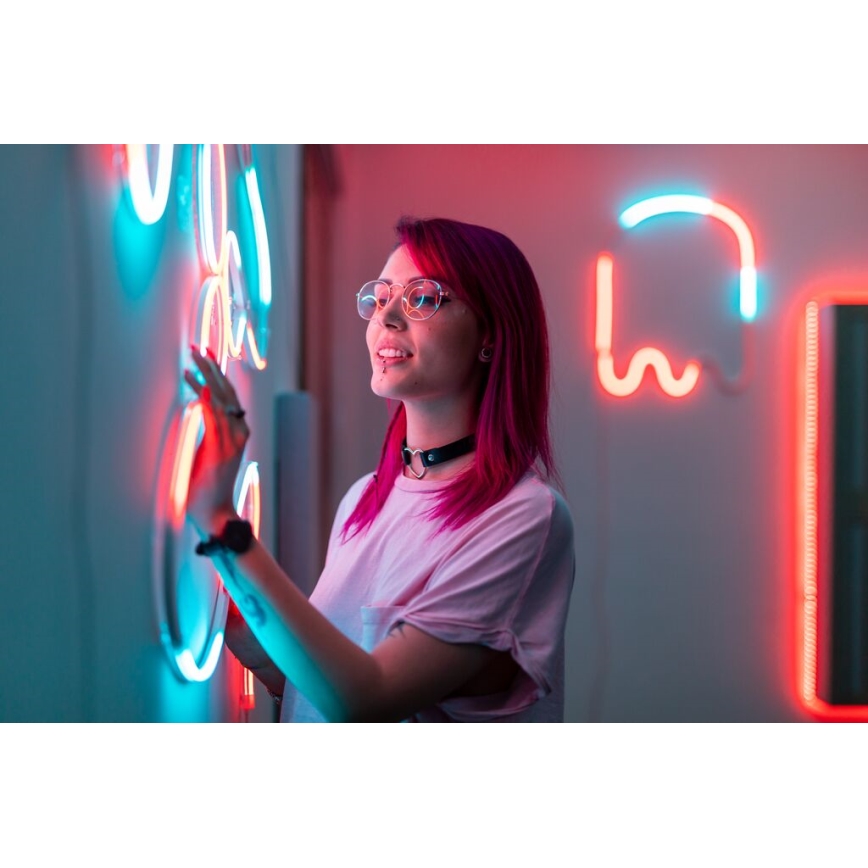 Twinkly - RGB LED trak FLEX z zatemnitvijo, 300 LED, 3 m, Wi-Fi