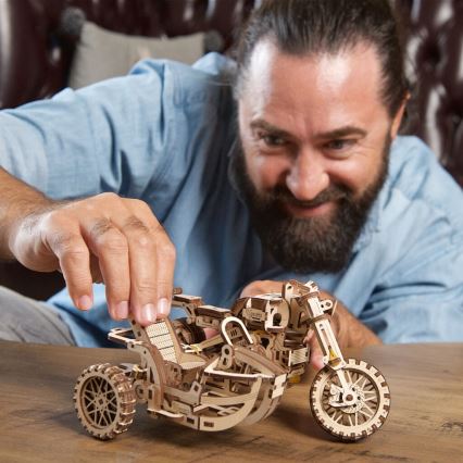 Ugears - 3D lesena mehanska sestavljanka Scrambler motorcycle z košarica