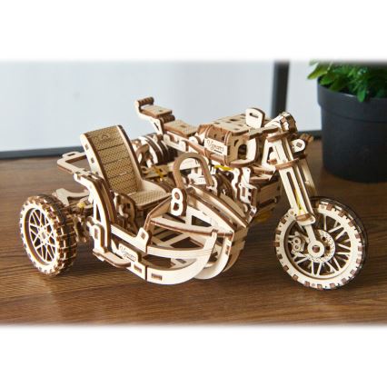 Ugears - 3D lesena mehanska sestavljanka Scrambler motorcycle z košarica
