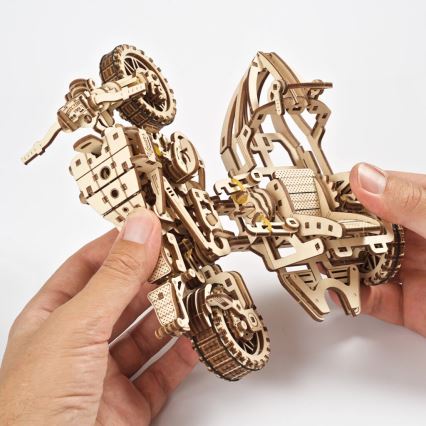 Ugears - 3D lesena mehanska sestavljanka Scrambler motorcycle z košarica