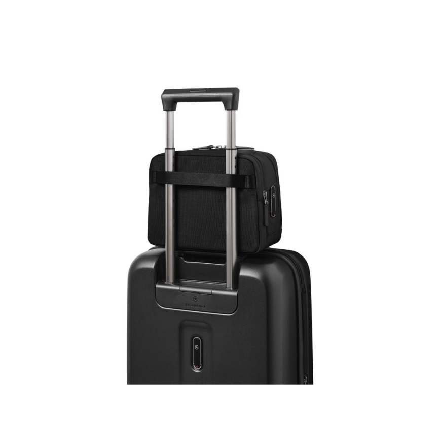 Victorinox - Kozmetična torbica Mythic 7 l črna