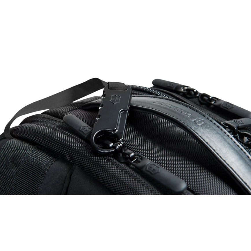Victorinox - Nahrbtnik za prenosni računalnik 15,6" Essentials 22 l črna