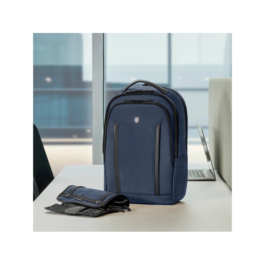 Victorinox - Nahrbtnik za prenosni računalnik 15" Altmont Professional Compact 16 l temno modra