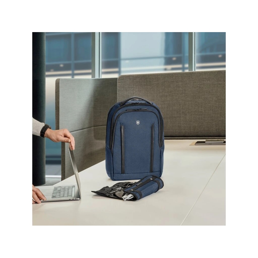 Victorinox - Nahrbtnik za prenosni računalnik 15" Altmont Professional Compact 16 l temno modra