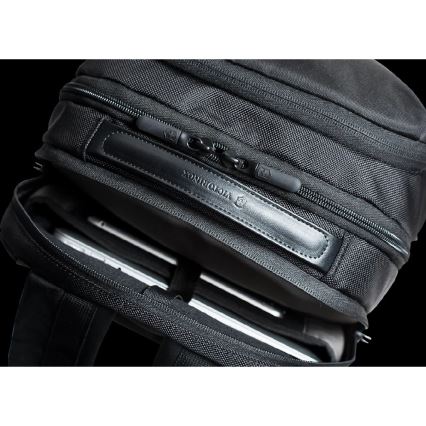 Victorinox - Nahrbtnik za prenosnik Altmont Professional Deluxe 24 l črna