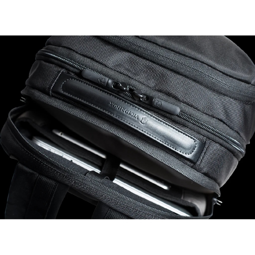 Victorinox - Nahrbtnik za prenosnik Altmont Professional Deluxe 24 l črna