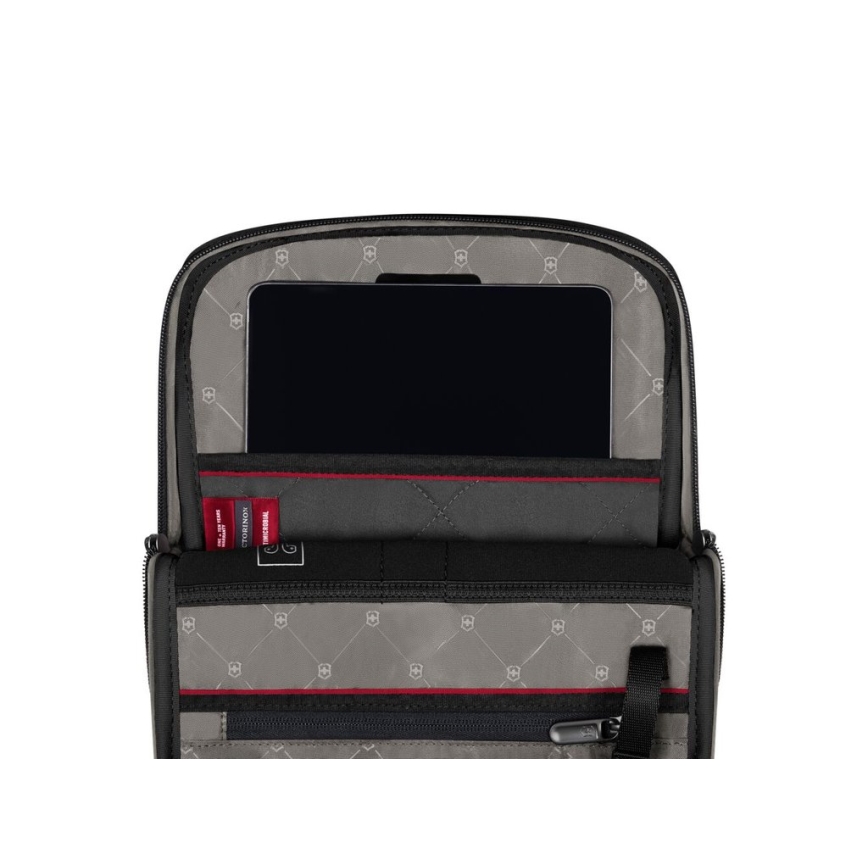 Victorinox - Ramenska torba Altmont Modern 6 l črna