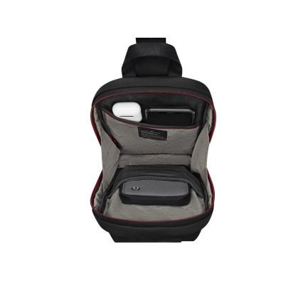 Victorinox - ramenska torba Travel Essentials 5 l črna
