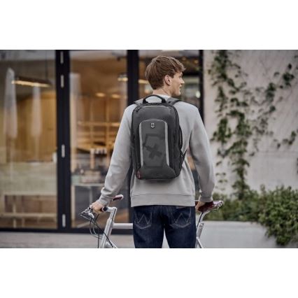Victorinox - Raztegljiv nahrbtnik Touring 2.0 Traveler 33 l črna