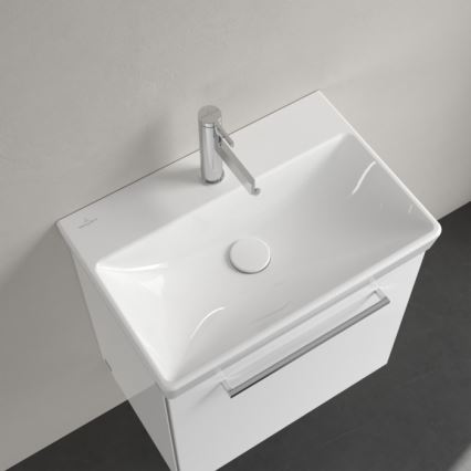 Villeroy & Boch 4A005501 - Viseči umivalnik AVENTO 55x37 cm keramika/bela