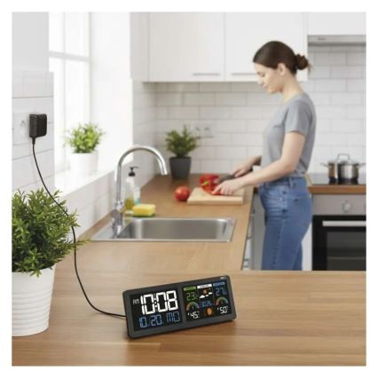 Vremenska postaja z barvnim LCD-zaslonom in budilko, napajanje 5V, 3xAAA + 2xAA, črna