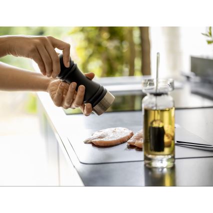 WENKO 55082100-Mlinček za sol BLACK OUTDOOR KITCHEN 5x17,5 cm srebrna/črna/bela