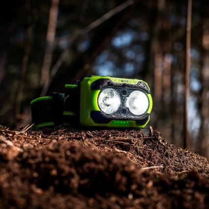 LED nastavljiva polnilna naglavna svetilka s senzorjem in rdečo lučjo LED/10W/5V/3xAAA IP44 600 lm 1200 mAh