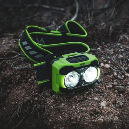 LED nastavljiva polnilna naglavna svetilka s senzorjem in rdečo lučjo LED/10W/5V/3xAAA IP44 600 lm 1200 mAh