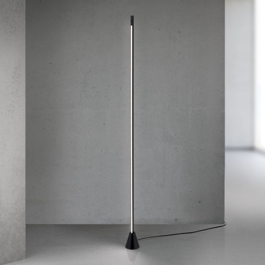 Zatemnjiva LED stoječa svetilka s senzorjem gibanja SOJIE LED/26W/230V črna