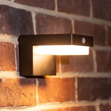 Zuma Line - LED Solarna stenska svetilka s senzorjem gibanja in mraka LED/4,5W/2000 mAh IP44 črna