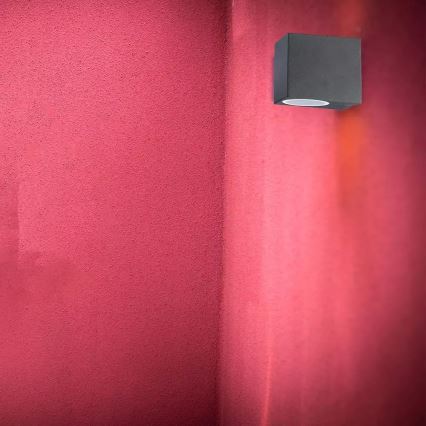 Zunanja stenska svetilka 1xGU10/35W/230V IP44